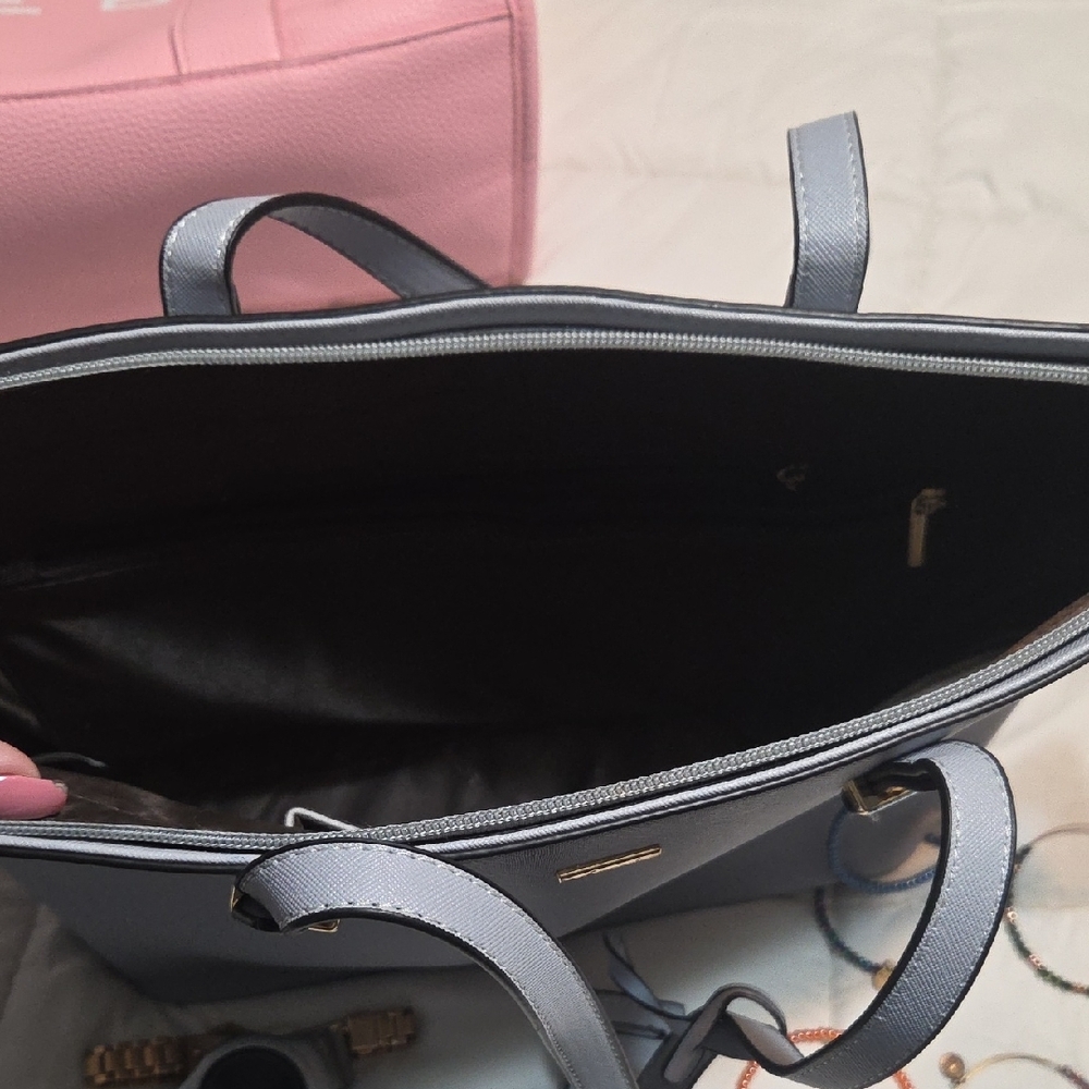 Elegant Light Blue Women's Tote Bag - Picture 2 of 2